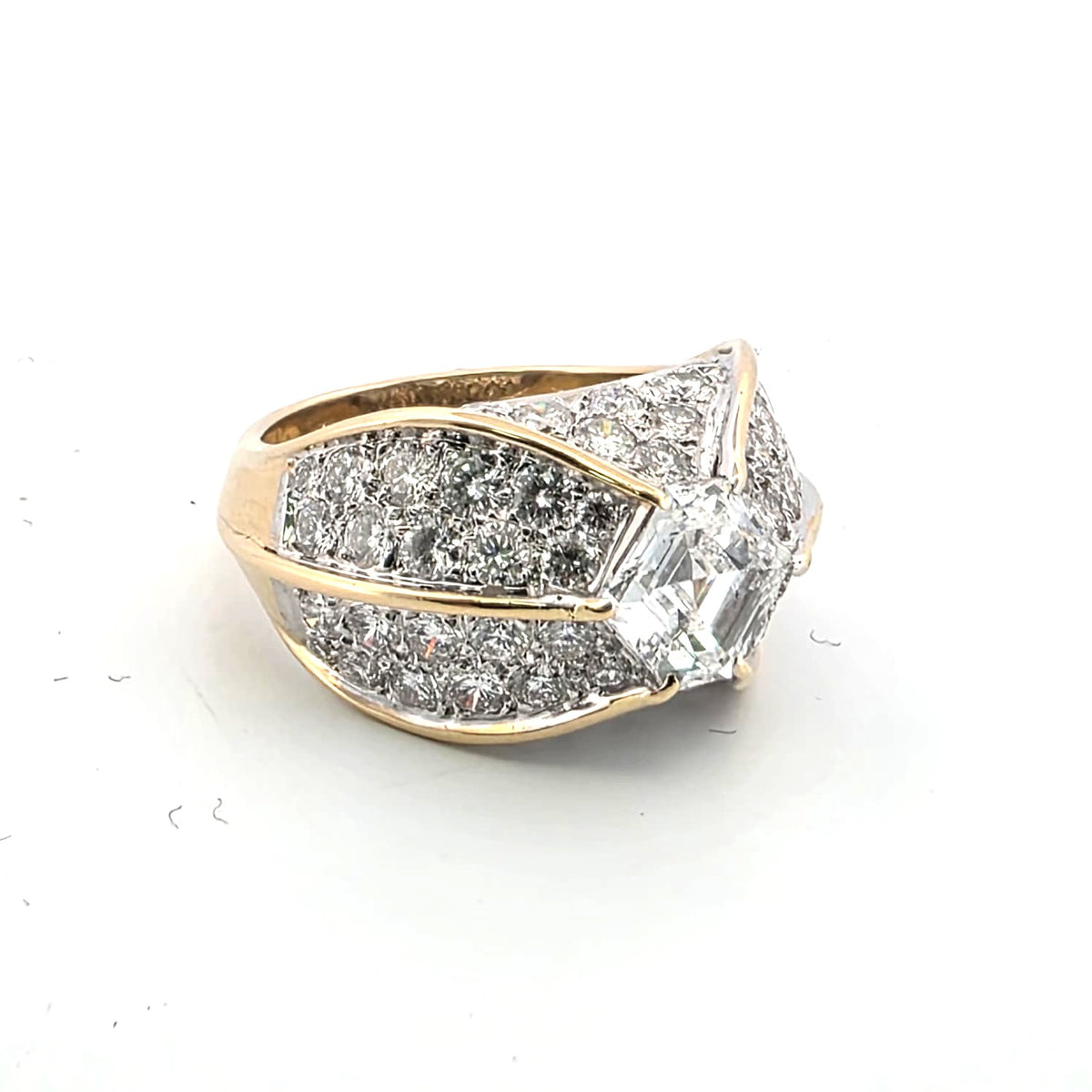 Bague Tank en or jaune et diamants