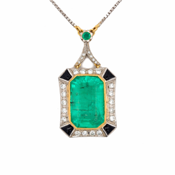Collier Pendentif en or blanc, or jaune, platine, émeraude et diamants