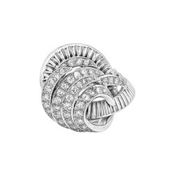 Bague Pavée en or blanc, platine et diamants