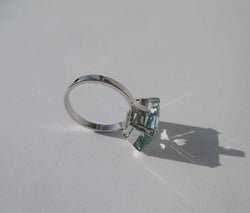 Bague Cocktail en platine et aigue-marine