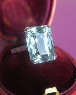 Bague Cocktail en platine et aigue-marine