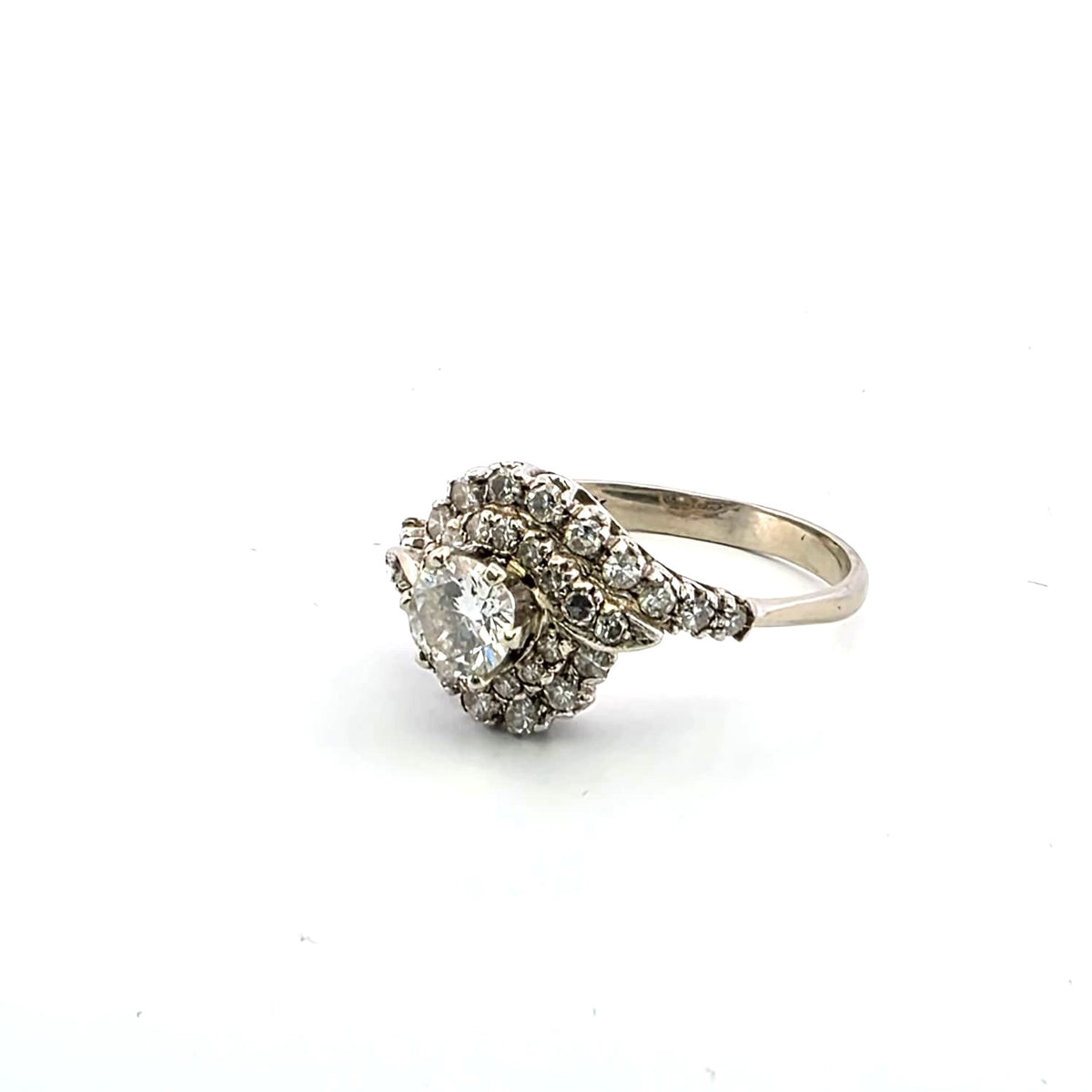Bague en or blanc et diamants