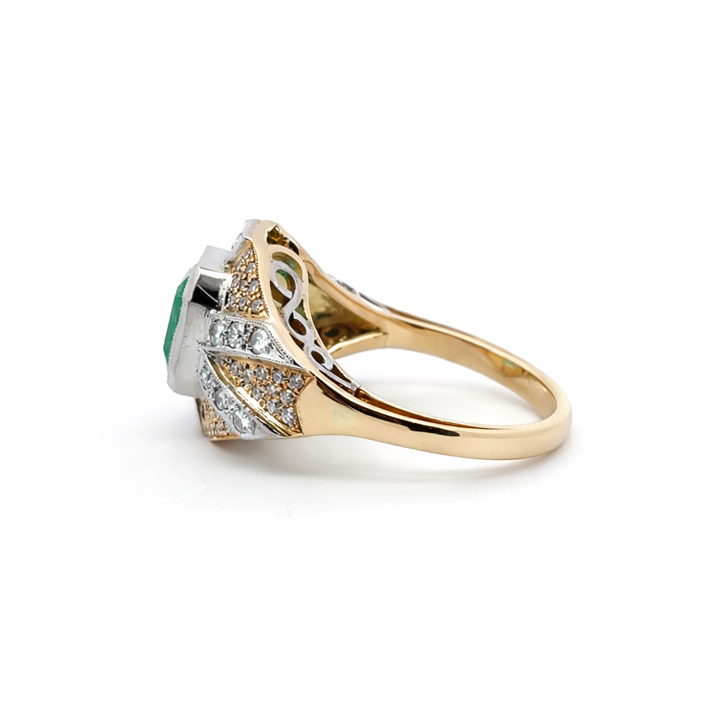 Bague Cocktail en or jaune, or blanc, émeraude et diamants