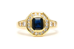 Bague Entourage en or jaune, saphir et diamants