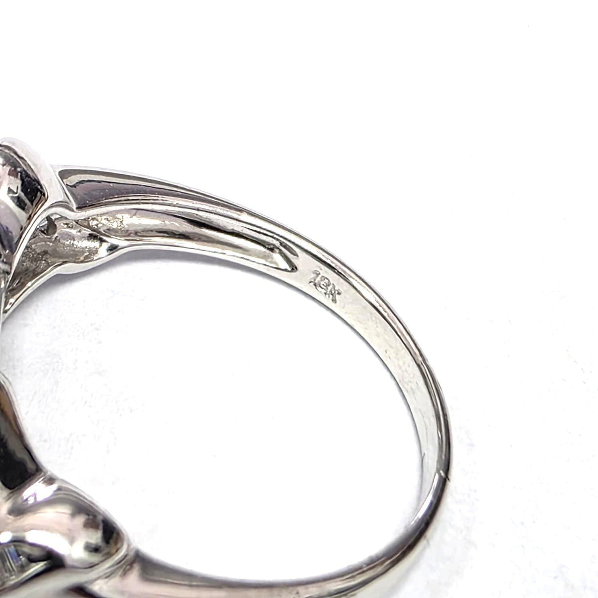 Bague Solitaire en or blanc, perle et diamants