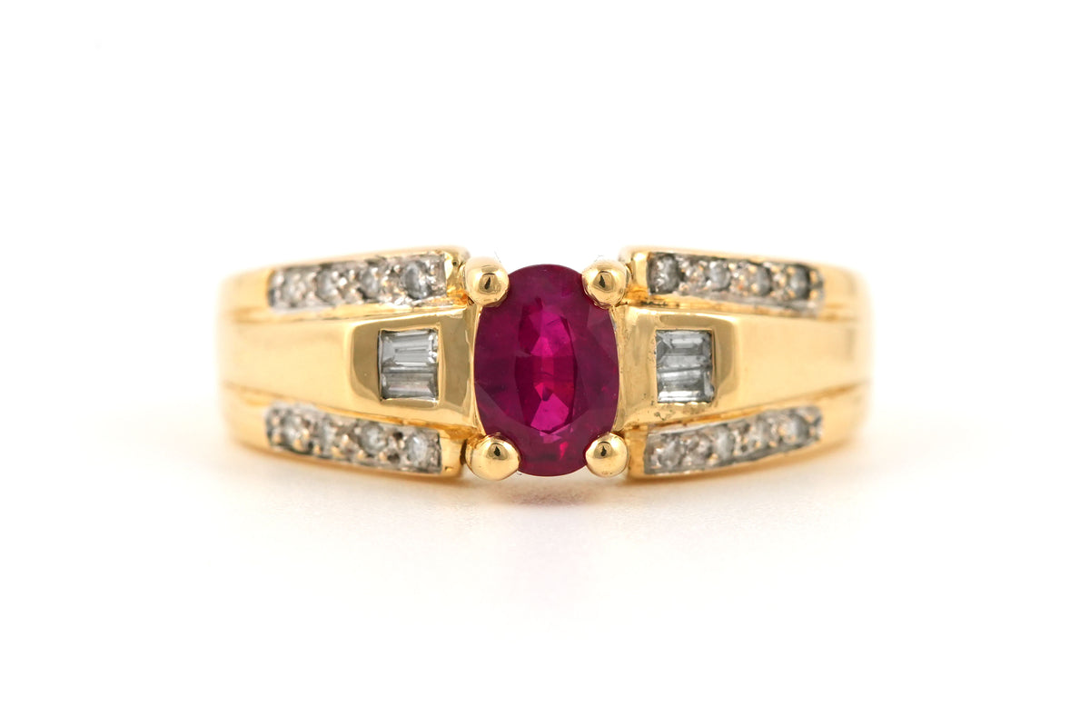 Bague en or jaune, rubis et diamants