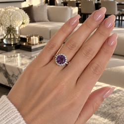 Bague Entourage en or blanc, améthyste et diamants