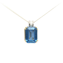 Pendentif en or jaune, topaze et diamants