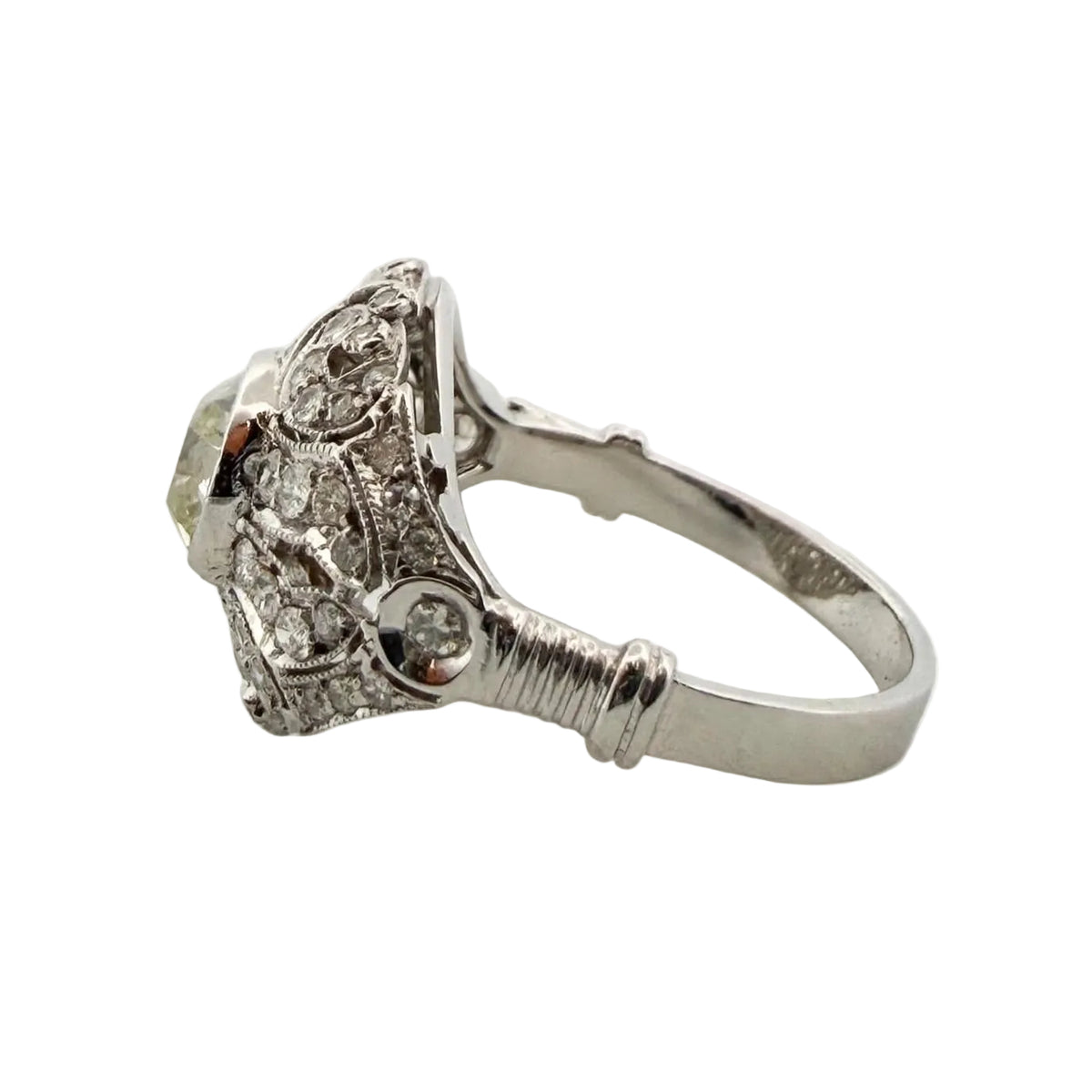 Bague Dôme en or blanc et diamants