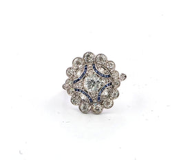 Bague Entourage en platine, saphirs et diamants