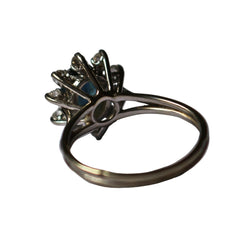 Bague Marguerite en or blanc, saphir et diamants