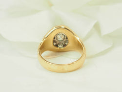 Bague Chevalière en or jaune et diamants