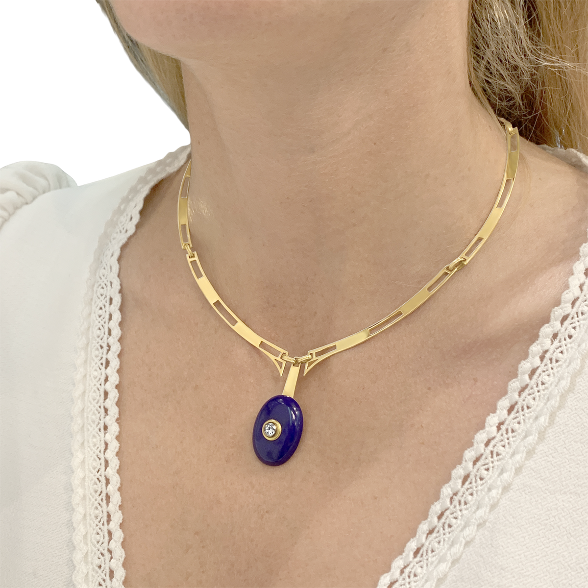 Collier Pendentif en or jaune, lapis-lazuli et diamant