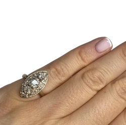 Bague Marquise en or blanc et diamants