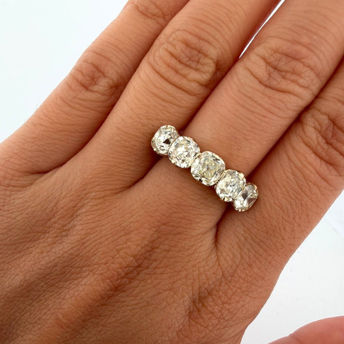 Bague Alliance en or blanc et diamants