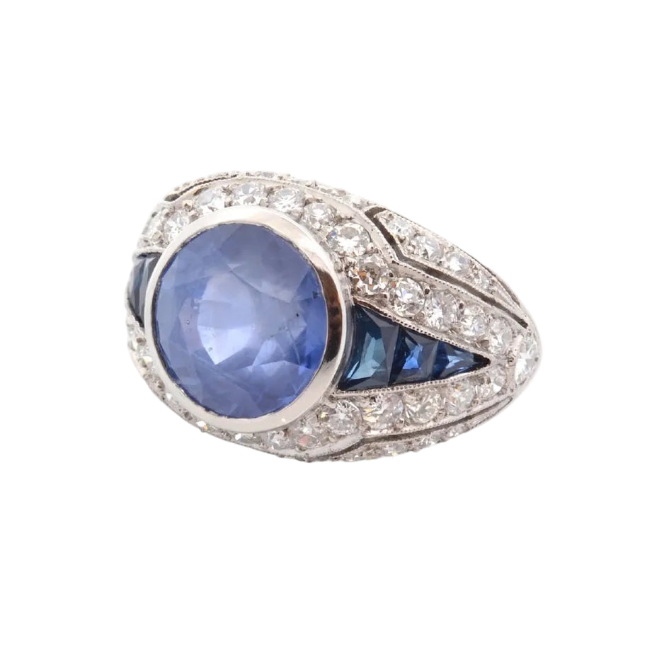 Bague Dôme en platine, saphirs et diamants
