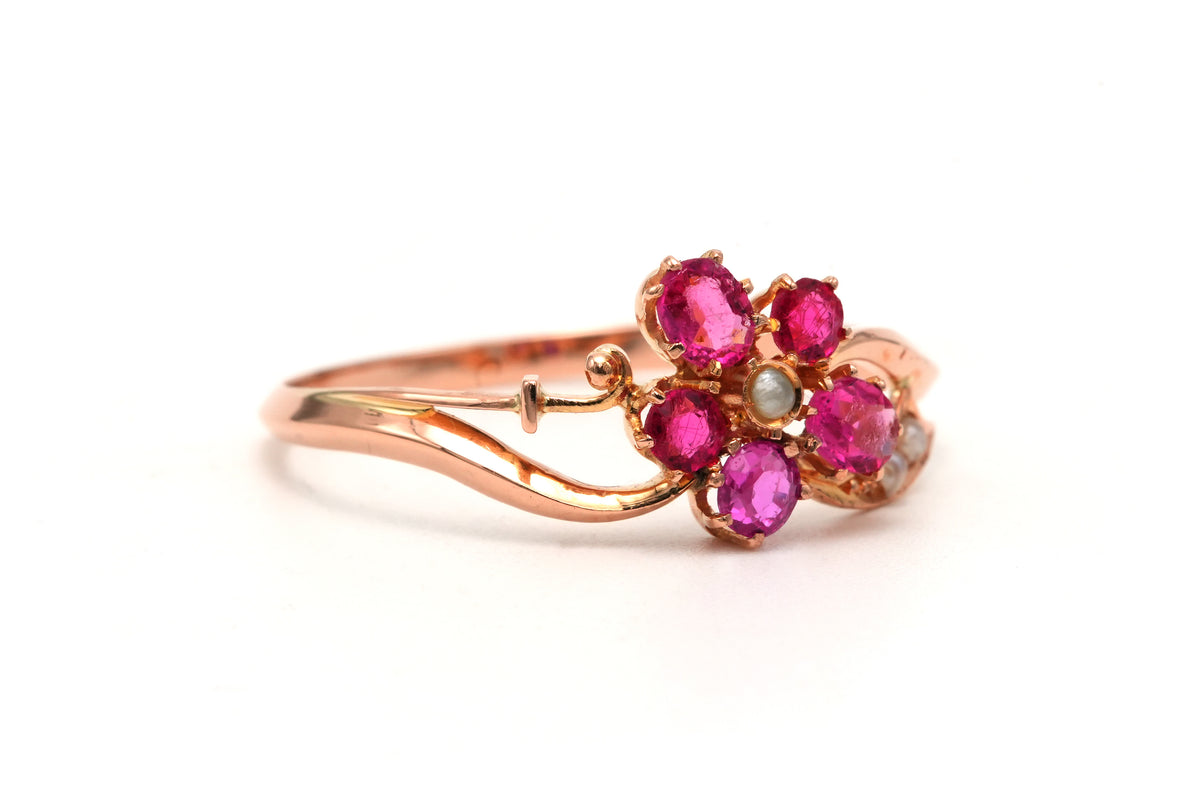 Bague en or jaune, saphirs et perles