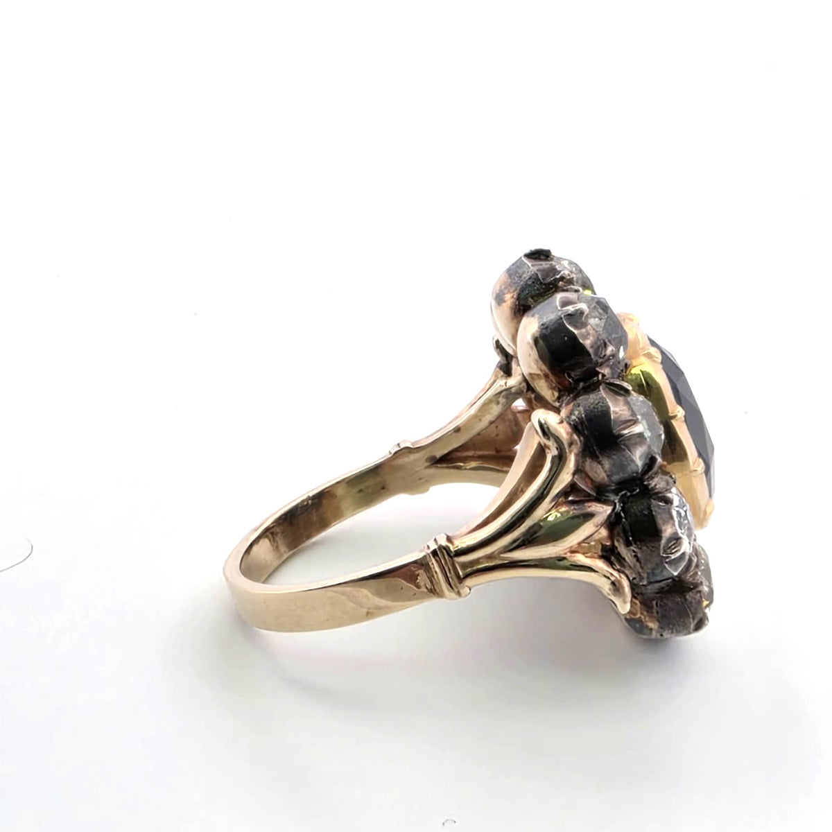 Bague Marguerite en or jaune, argent, saphir et diamants