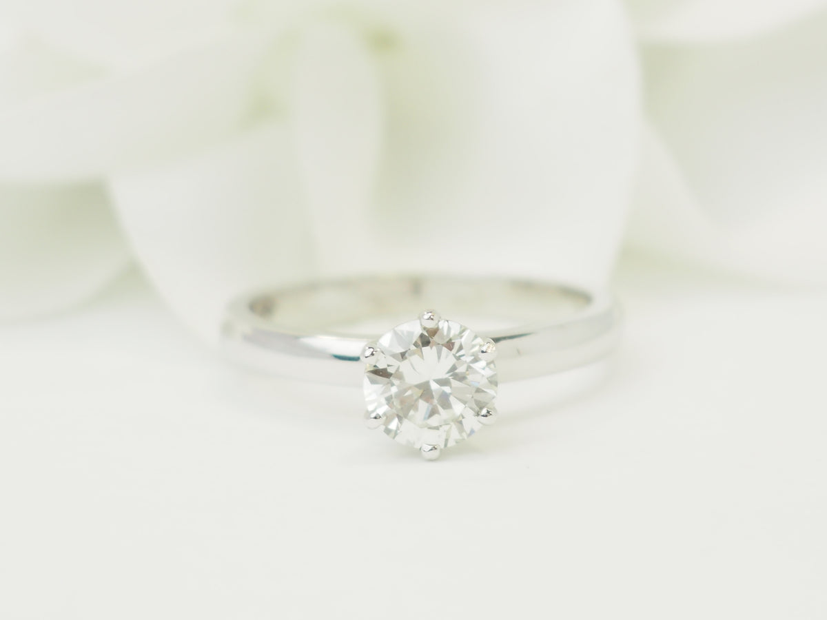 Bague Solitaire en or blanc et diamant