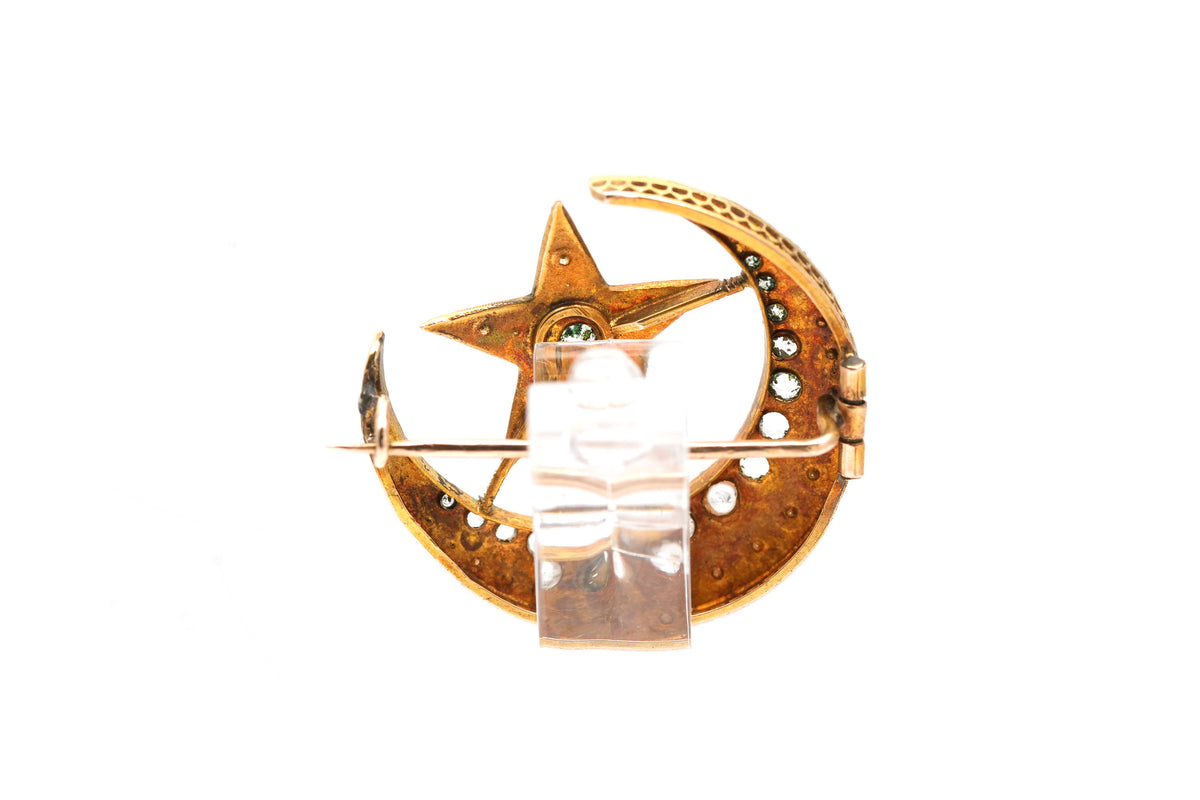 Broche Épingle en or jaune, perles et strass