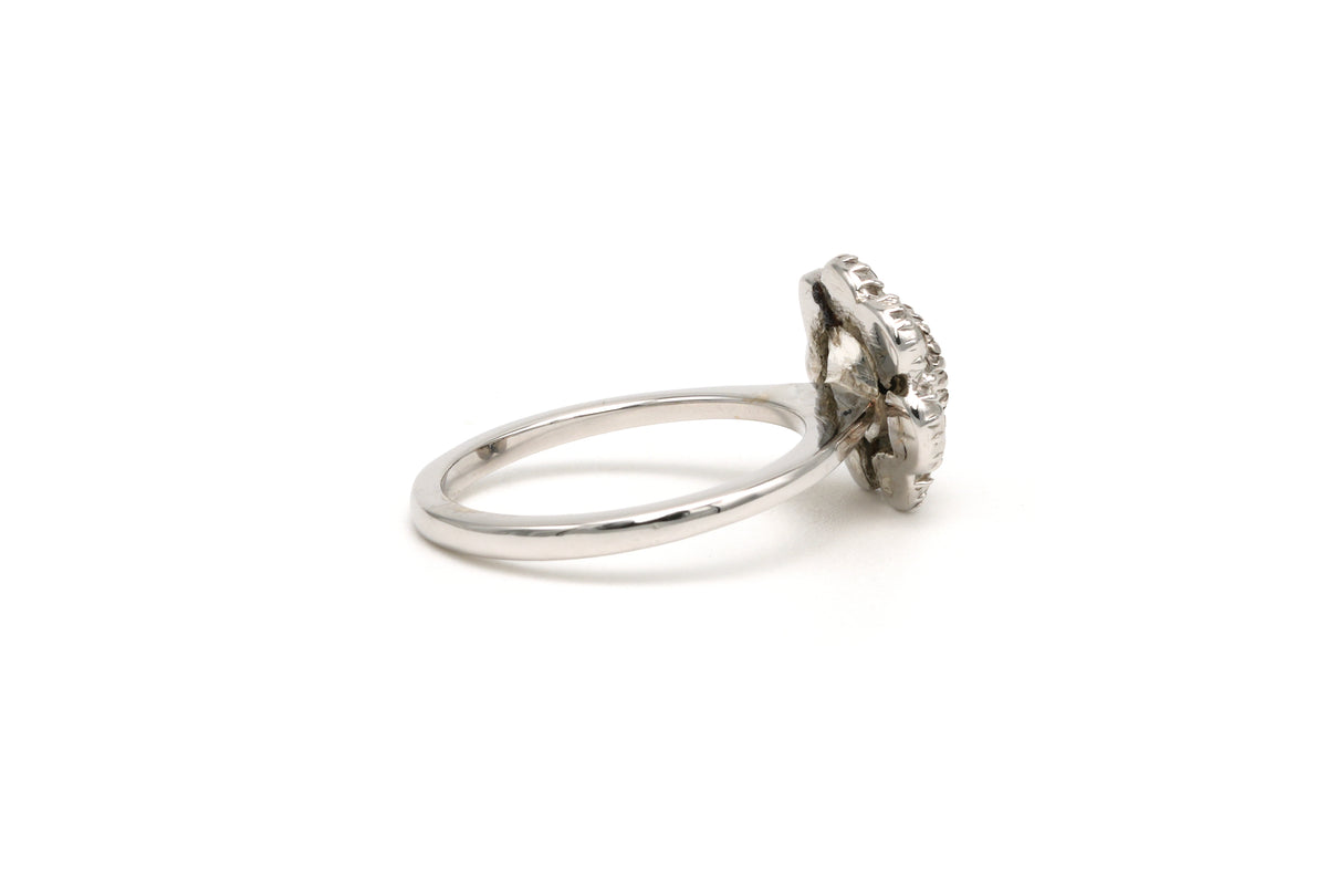 Bague Marguerite en or blanc et diamants