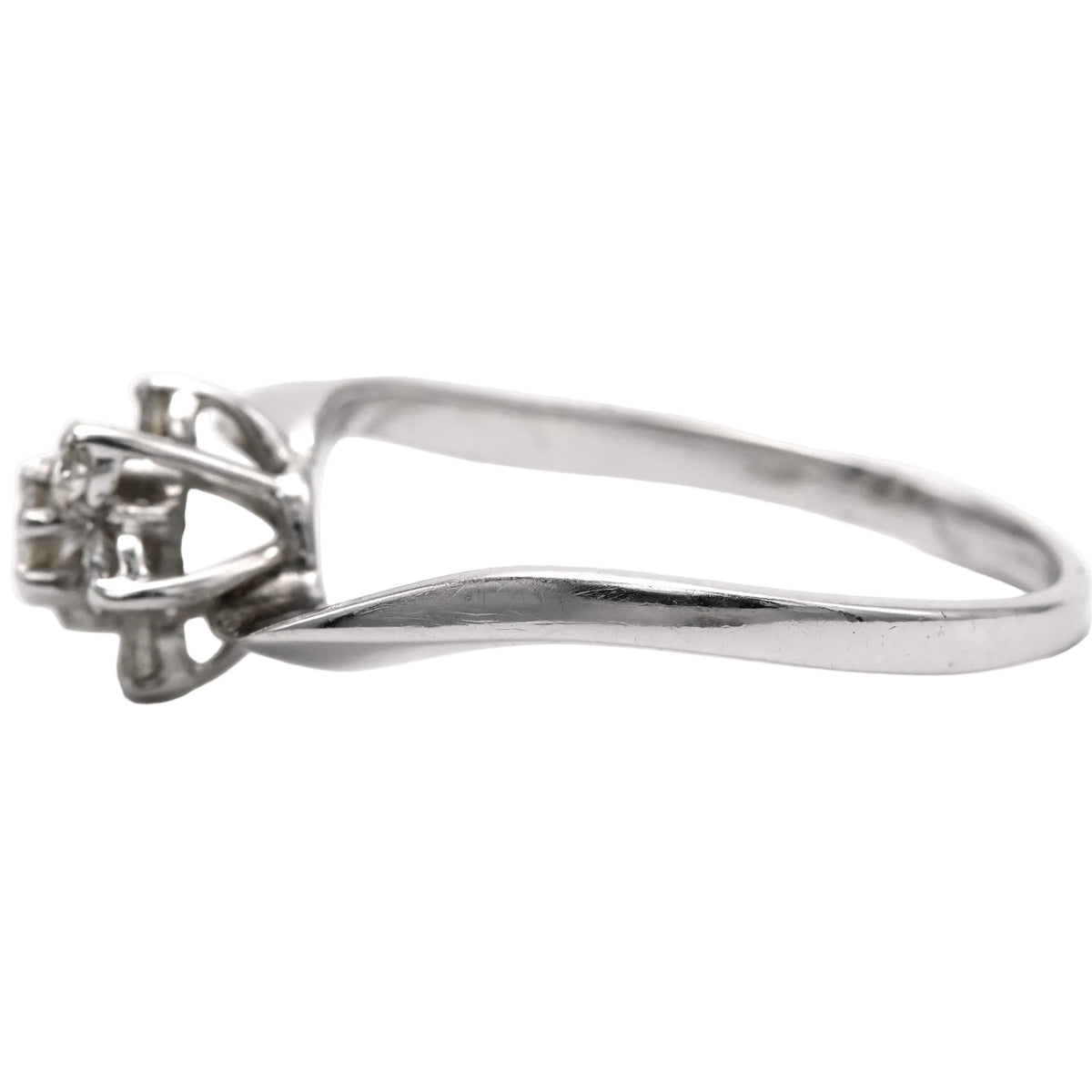 Bague Marguerite en or blanc et diamants