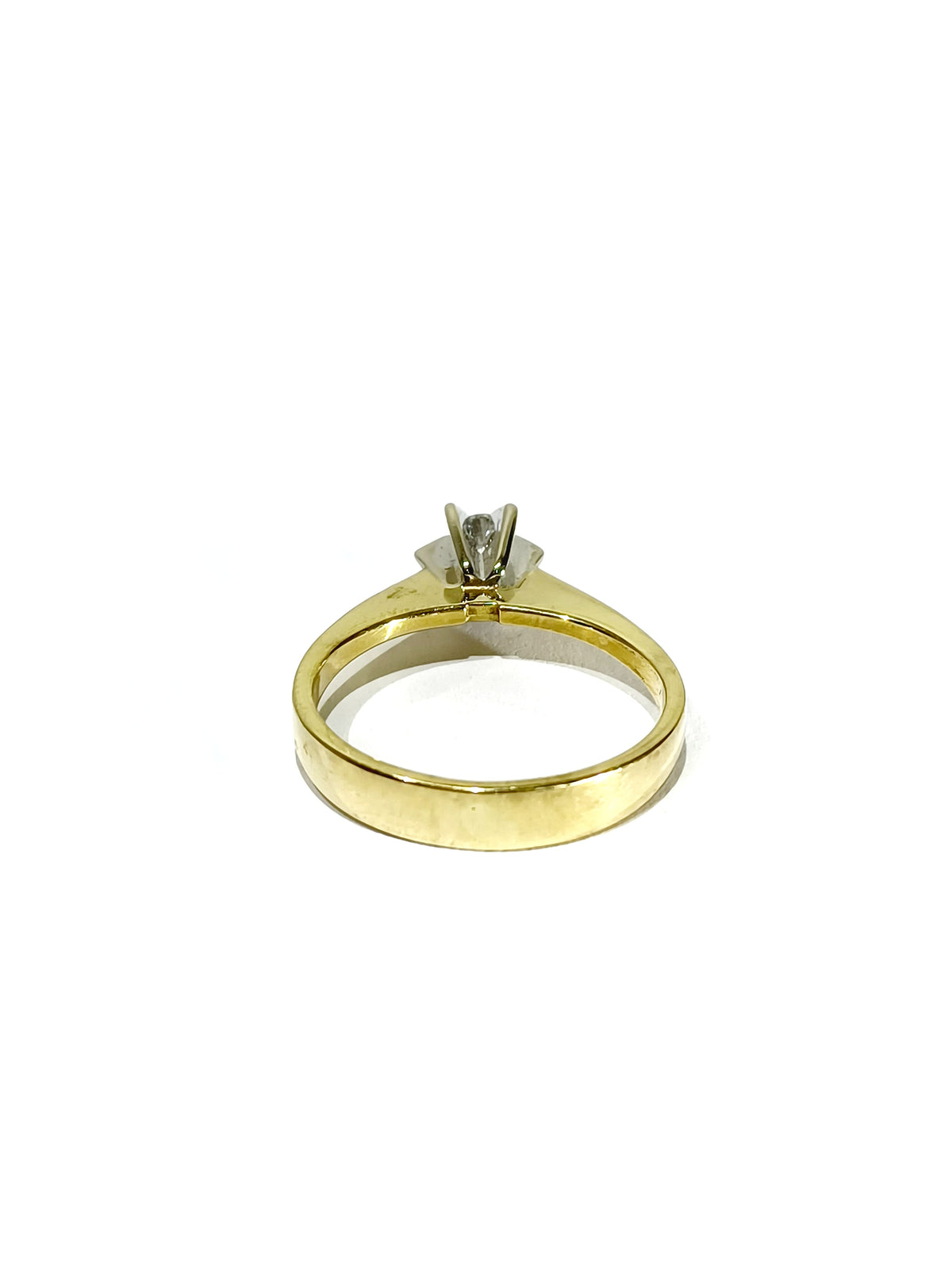 Bague Solitaire en or jaune et diamants