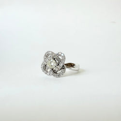 Bague en or blanc et diamants