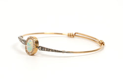 Bracelet Jonc en or jaune, opale et diamants