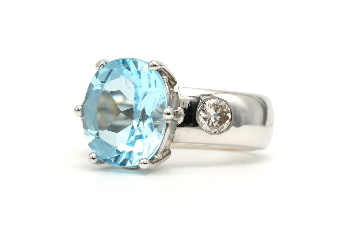 Bague Solitaire en or blanc, topaze et diamants