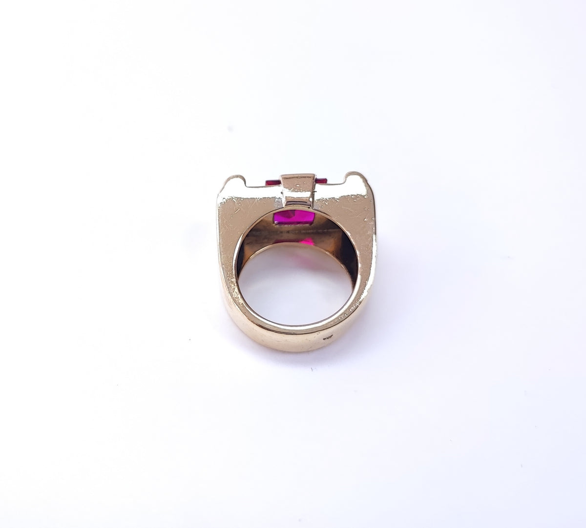 Bague Tank en or jaune et rubis