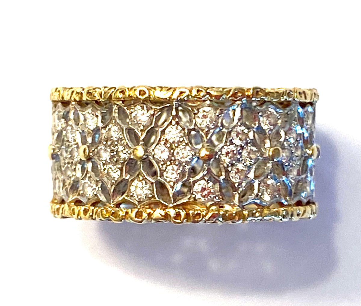 Bague BUCCELLATI collection Eternelle Vietri, en or jaune et or blanc sertie de diamants