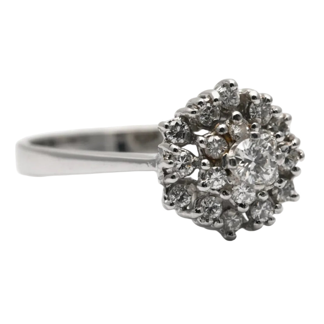 Bague Entourage en or blanc et diamants