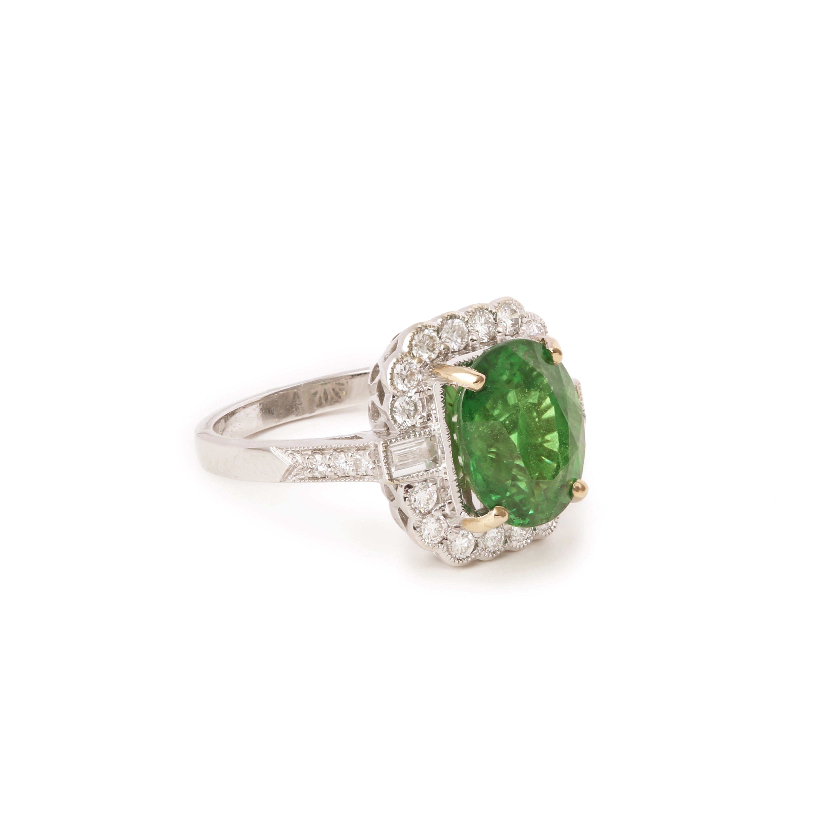 Bague Pompadour en or blanc, grenat tsavorite et diamants