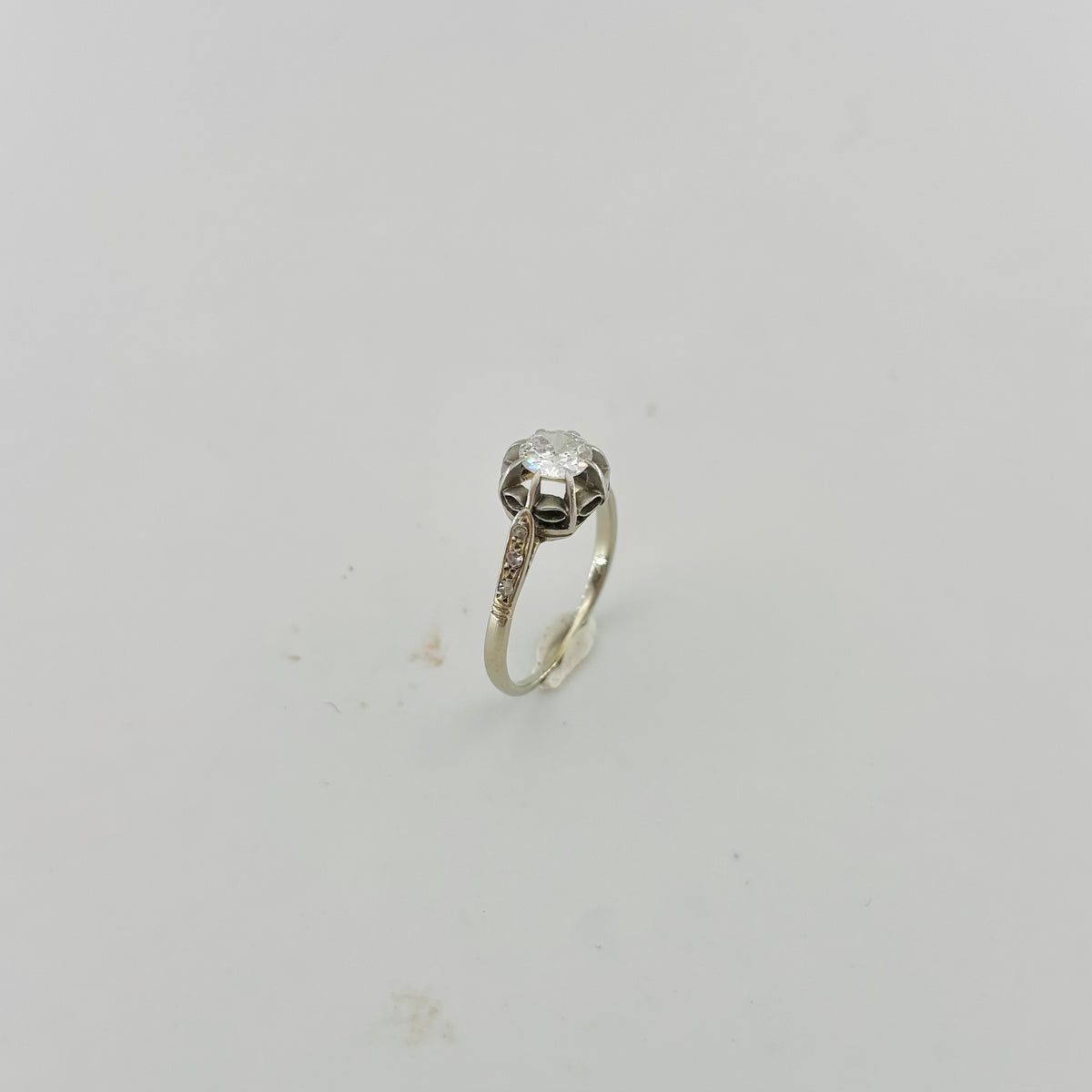 Bague Solitaire en or blanc, platine et diamants