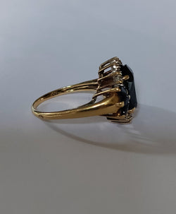 Bague Marguerite en or jaune, saphirs et diamants
