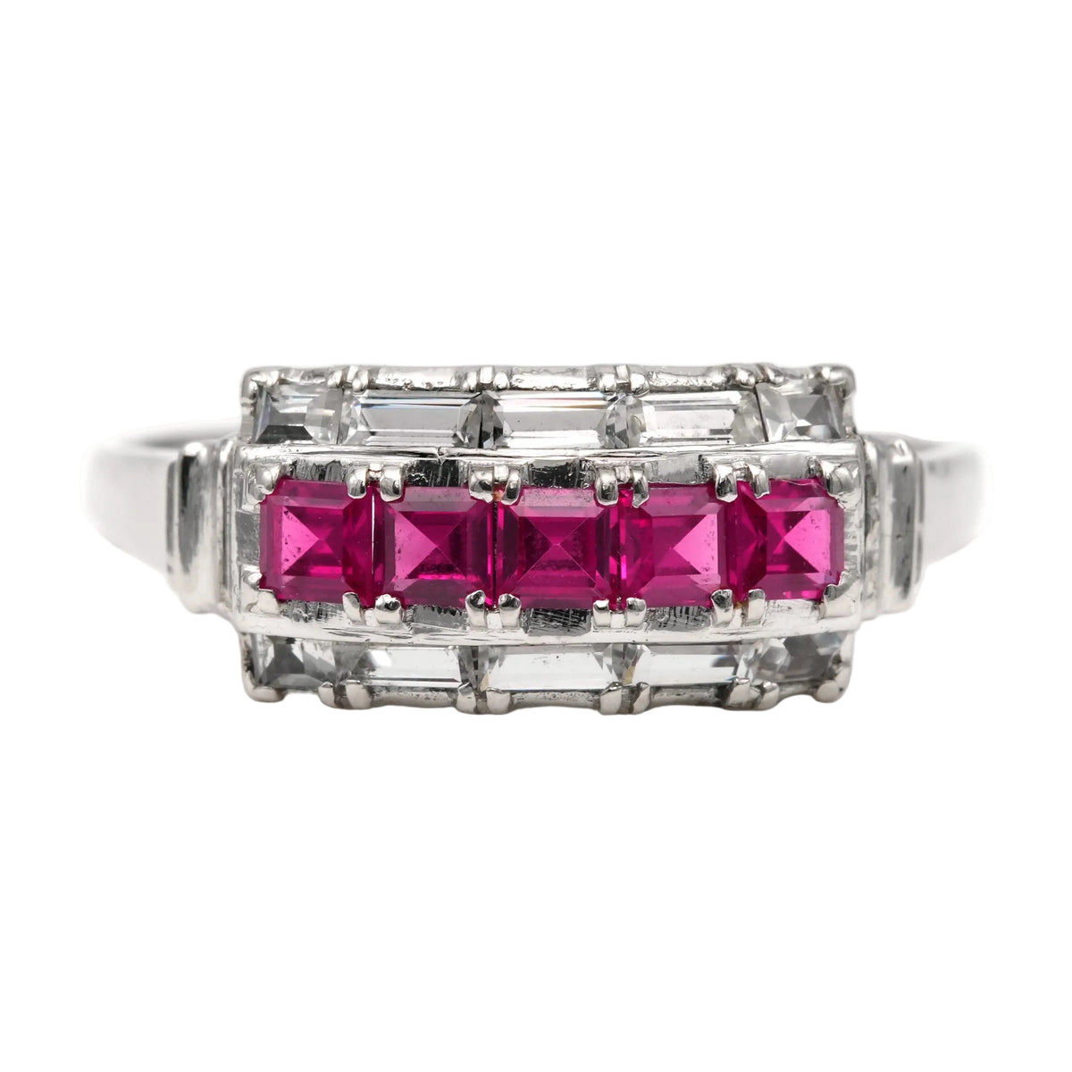Bague Tank en or blanc, rubis et zirconiums