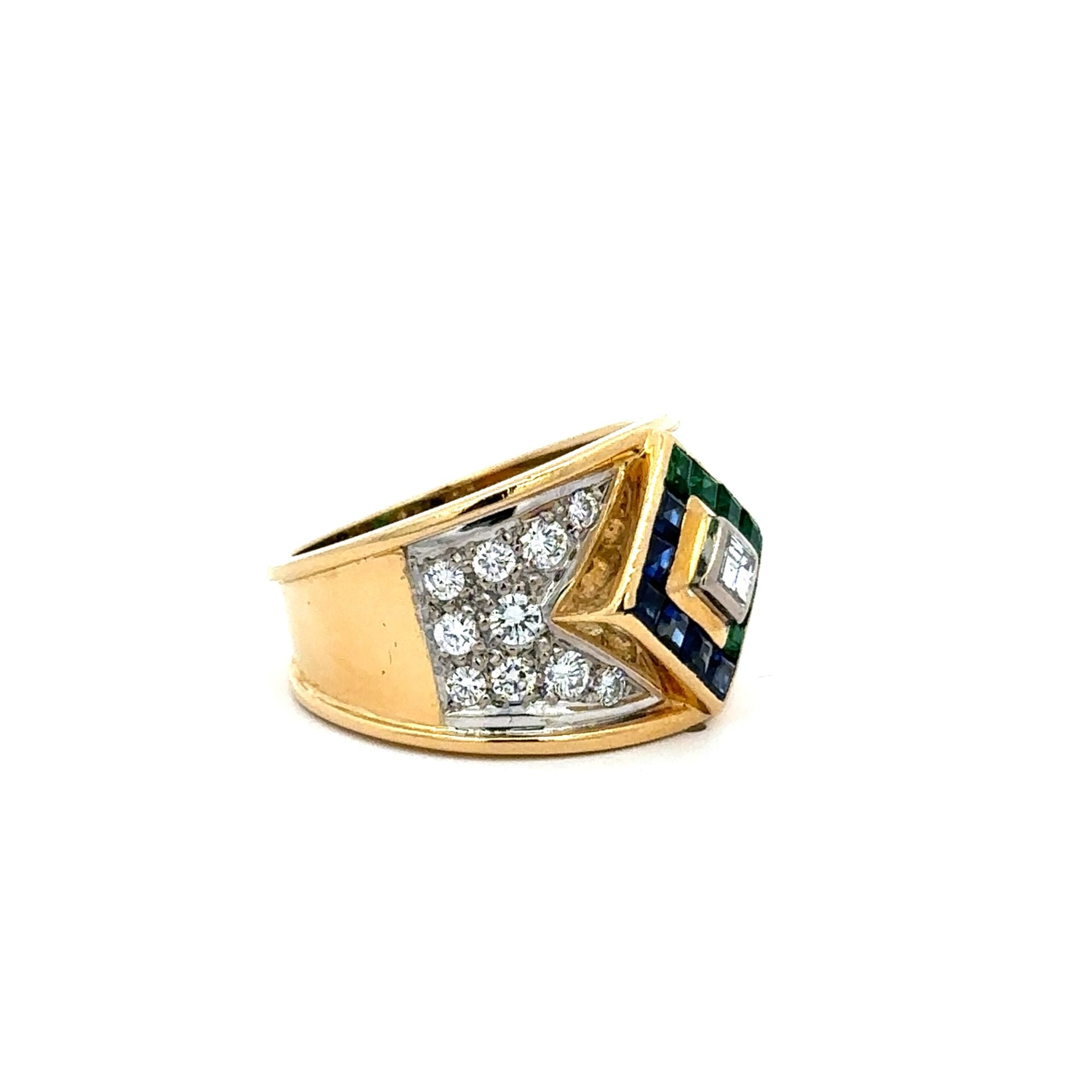 Bague en or blanc, or jaune, saphirs, émeraudes et diamants