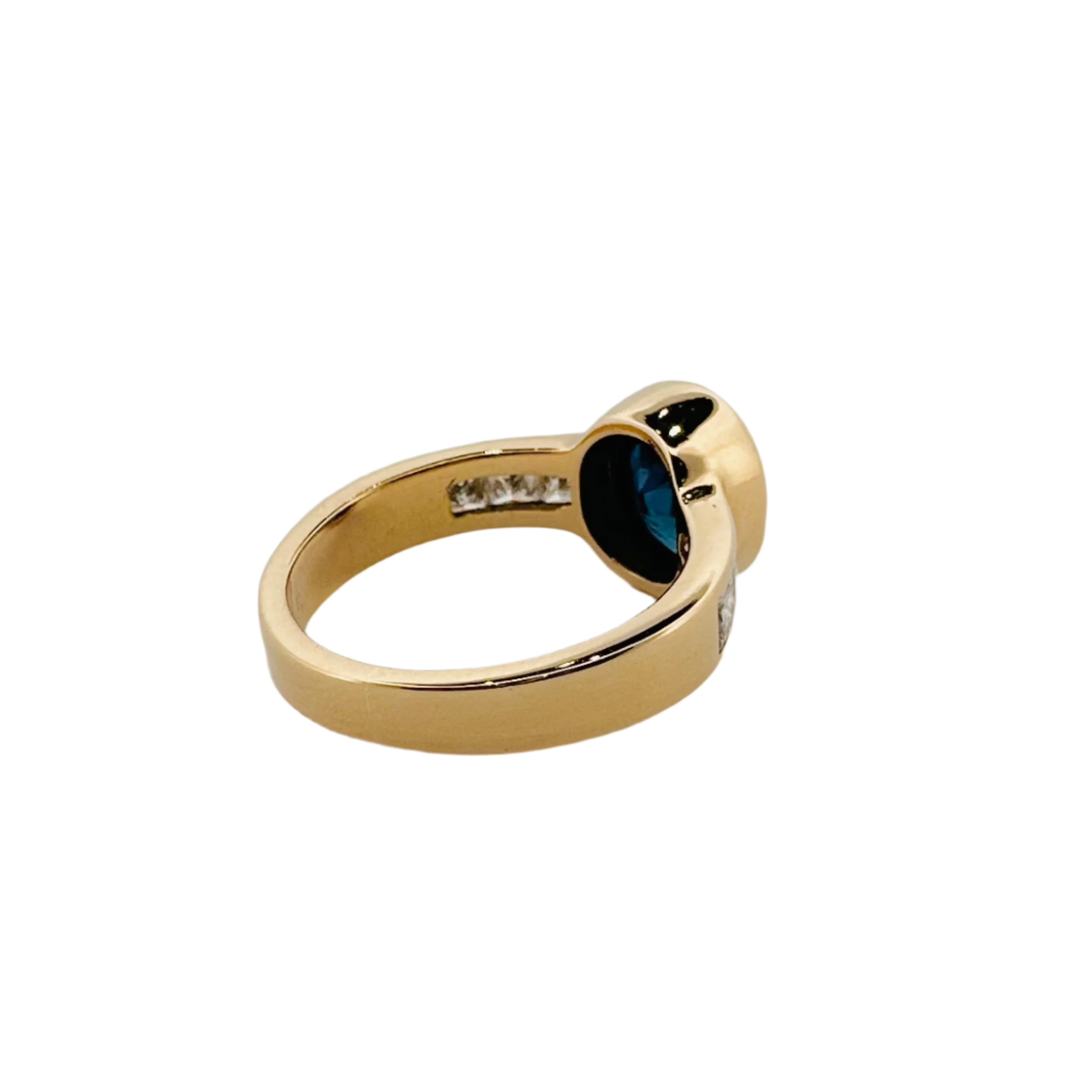 Bague Jonc en or jaune saphir et diamants