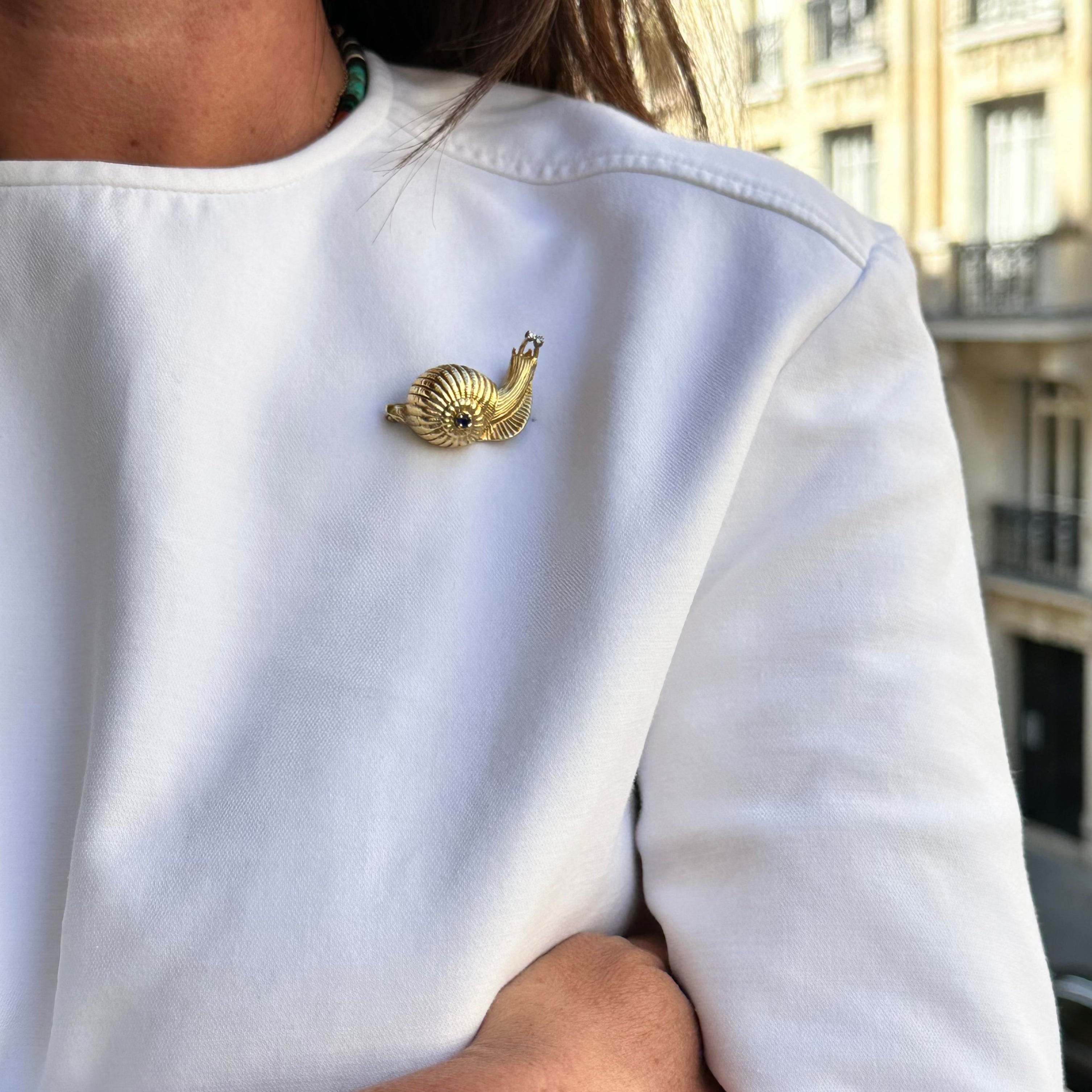 Broche Épingle CARTIER "Escargot" en or jaune, saphir et diamants
