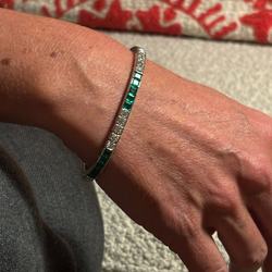 Bracelet Ligne TIFFANY & CO. en platine, émeraudes et diamants