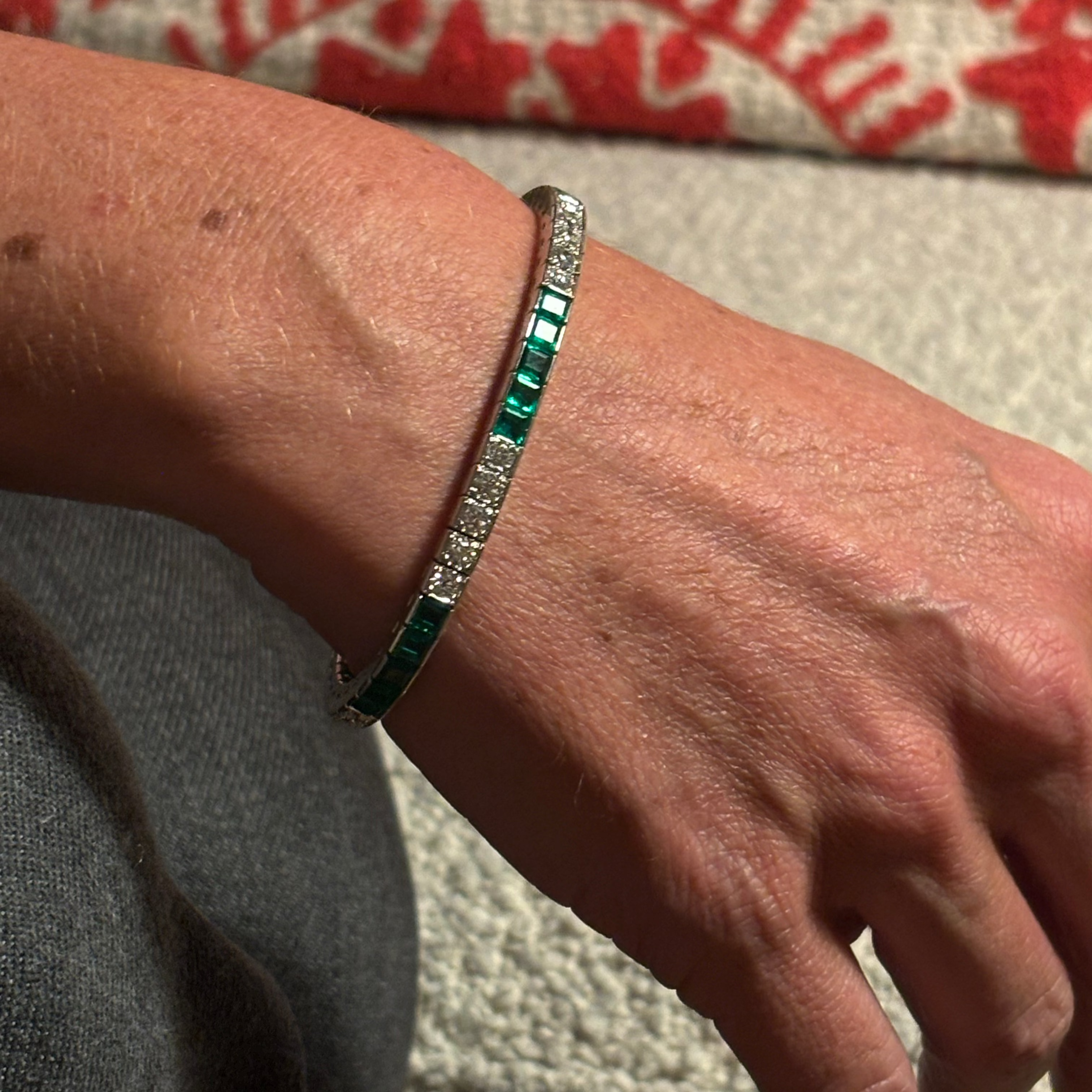 Bracelet Ligne TIFFANY & CO. en platine, émeraudes et diamants
