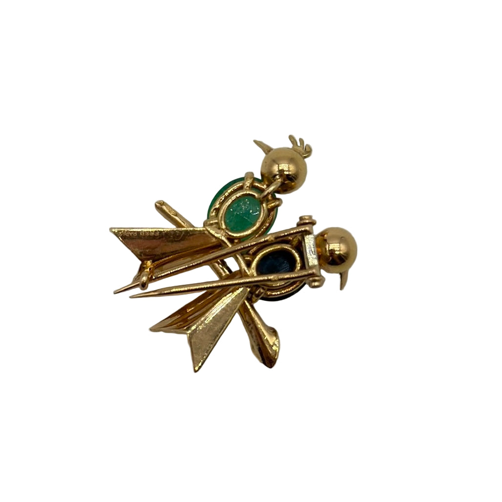 Broche FRED Deux Oiseaux en or jaune, émeraude et saphir