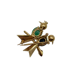 Broche FRED Deux Oiseaux en or jaune, émeraude et saphir