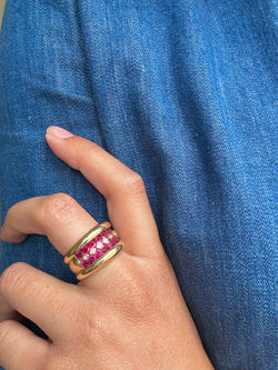 Bague POIRAY en or jaune, rubis et diamants