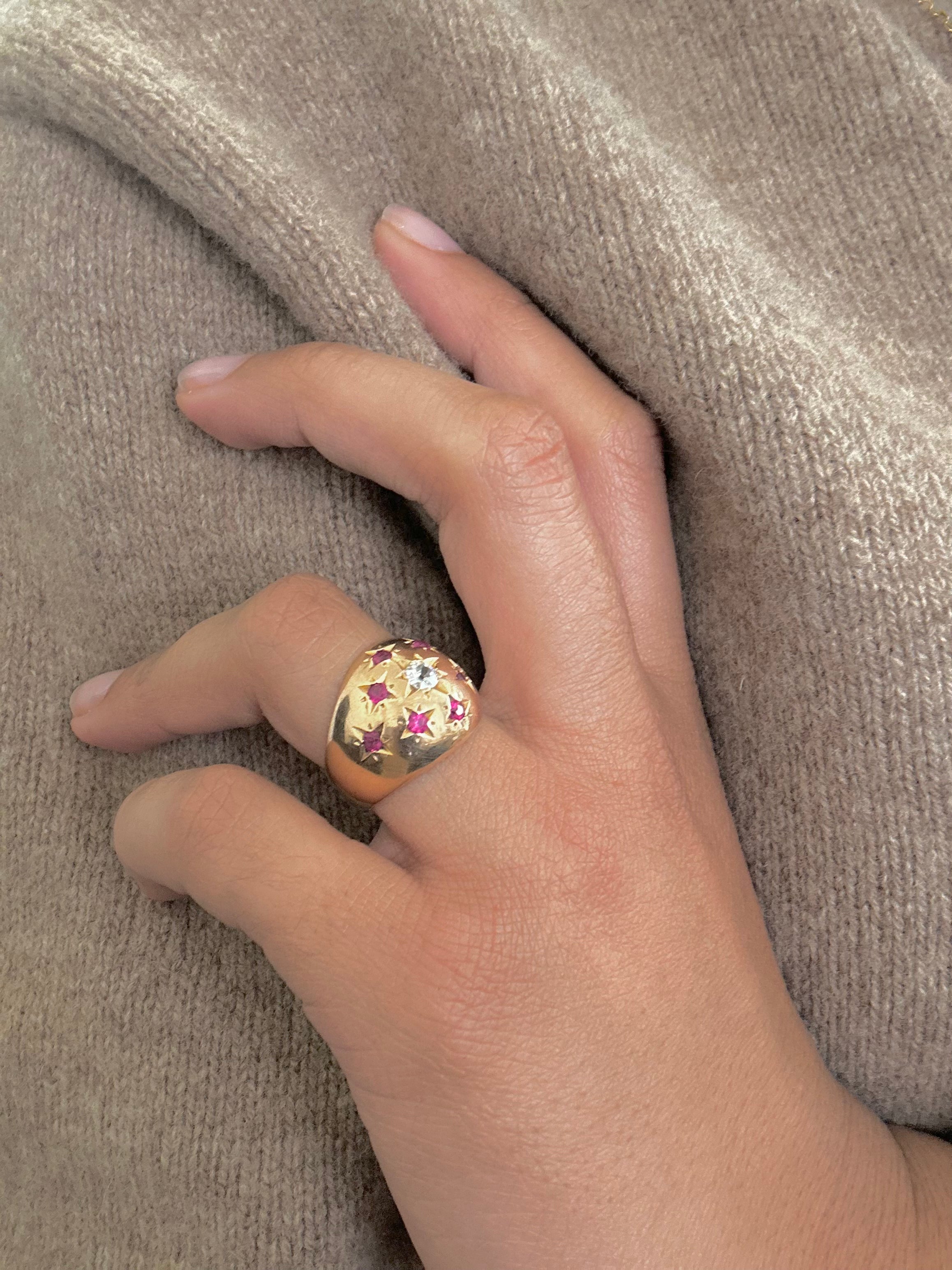 Bague Dôme en or jaune rubis et diamants