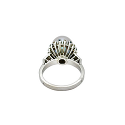Bague Cocktail en or blanc, perle, saphirs et diamants