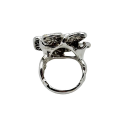 Bague Camélia en or blanc et diamants