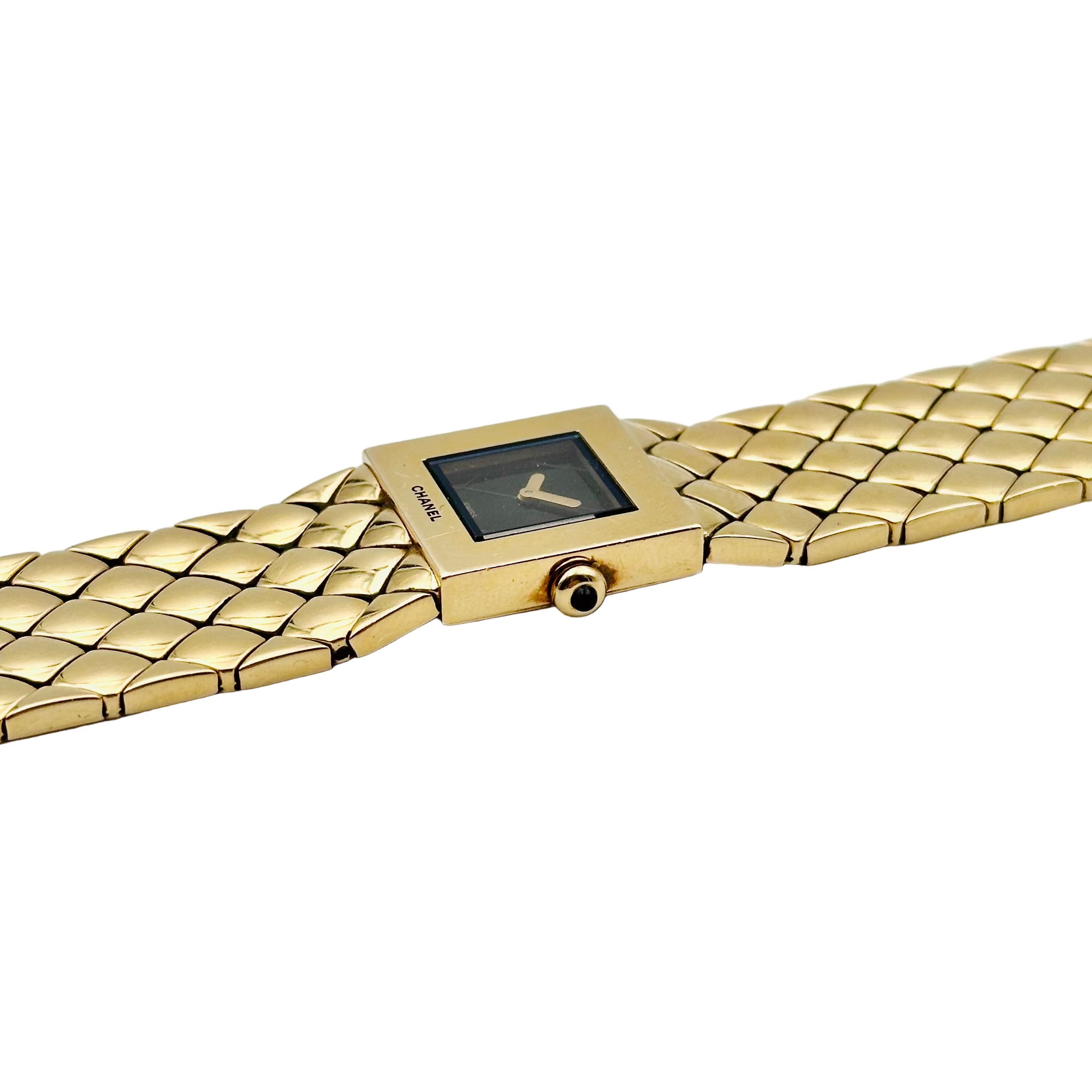 Montre CHANEL "Matelassé" en or jaune