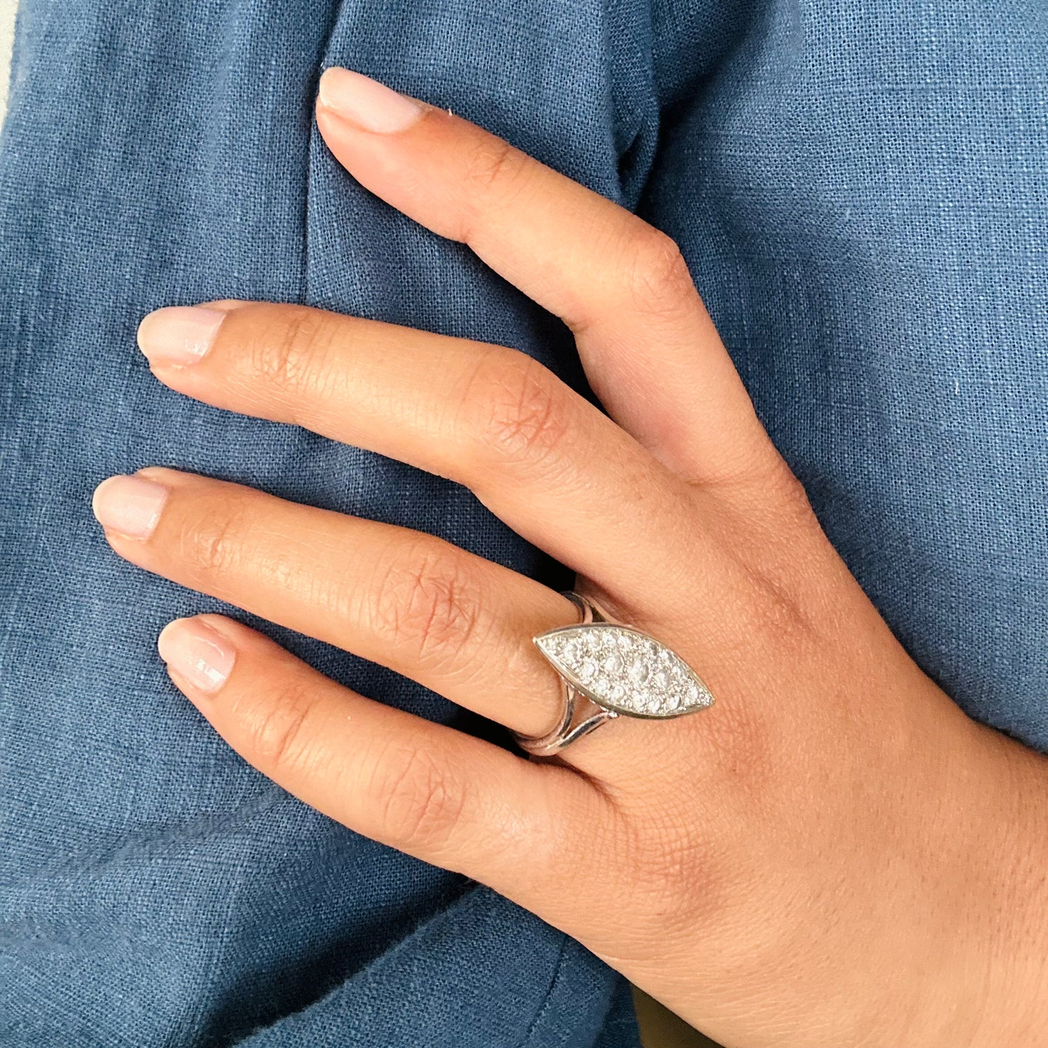 Bague Marquise en or blanc et diamants